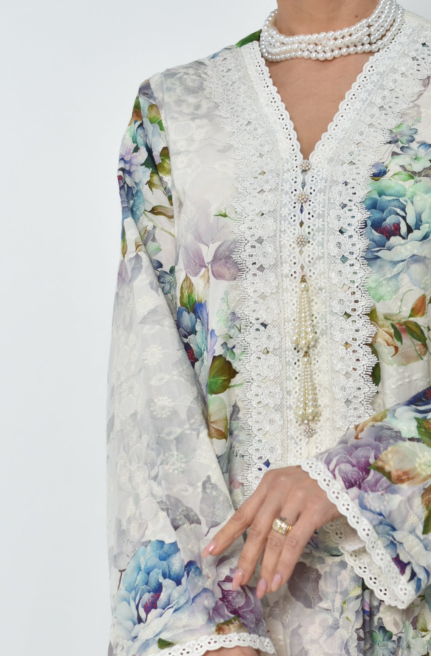 Floral Embroidered Jalabiya