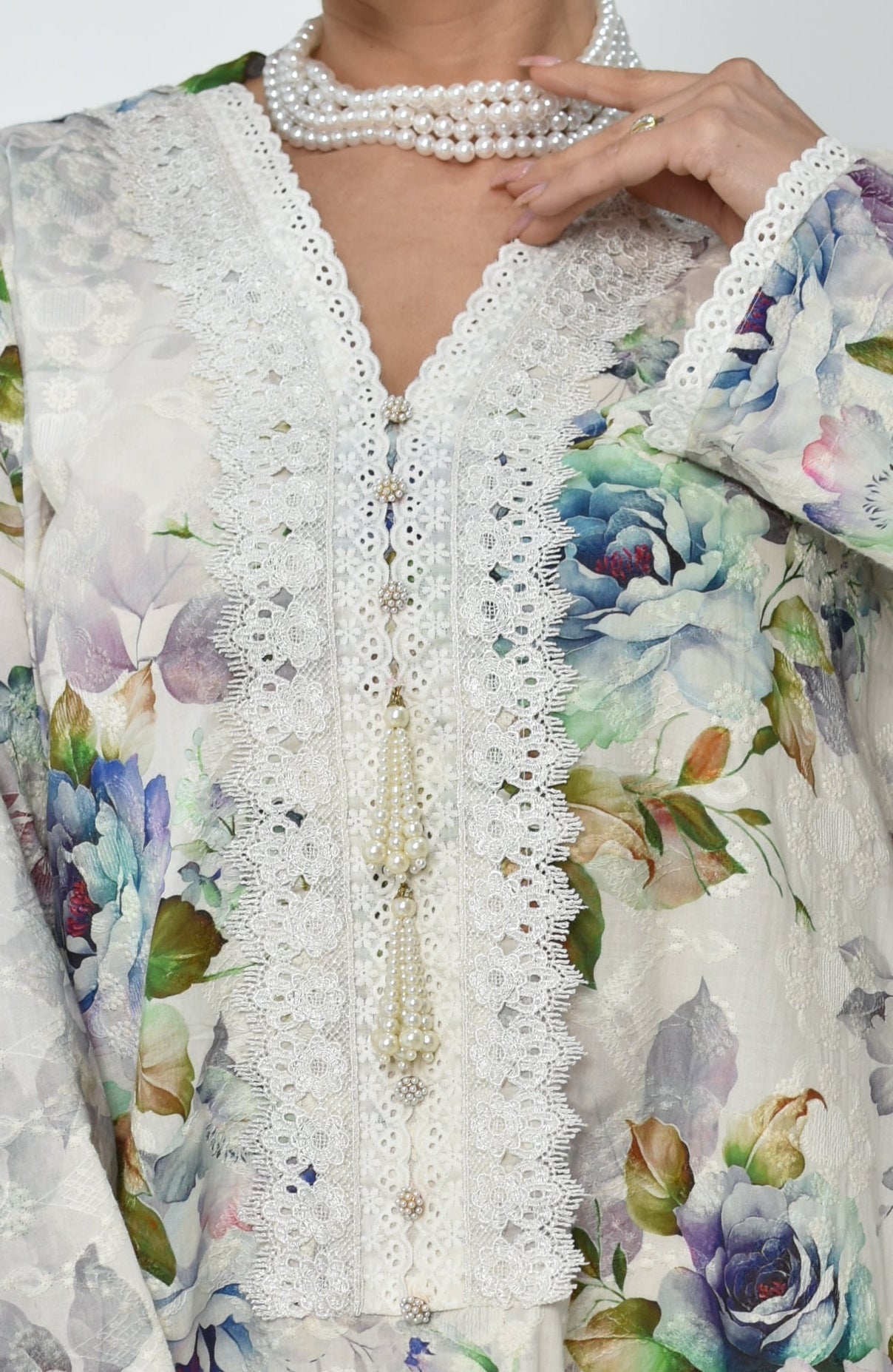 Floral Embroidered Jalabiya