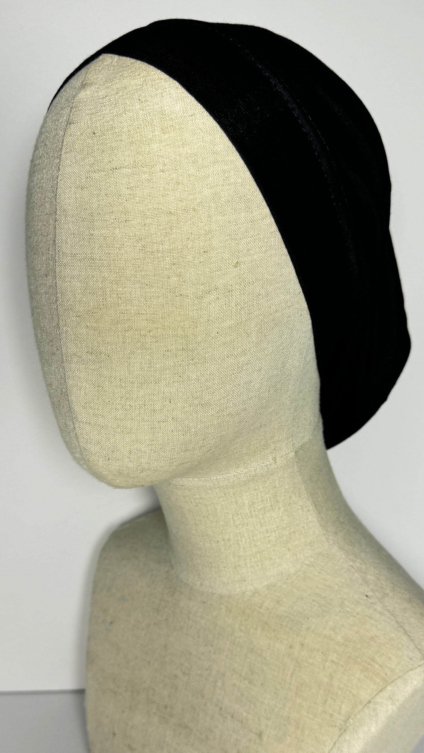 Black Effortless Ready-to-Wear Hijab