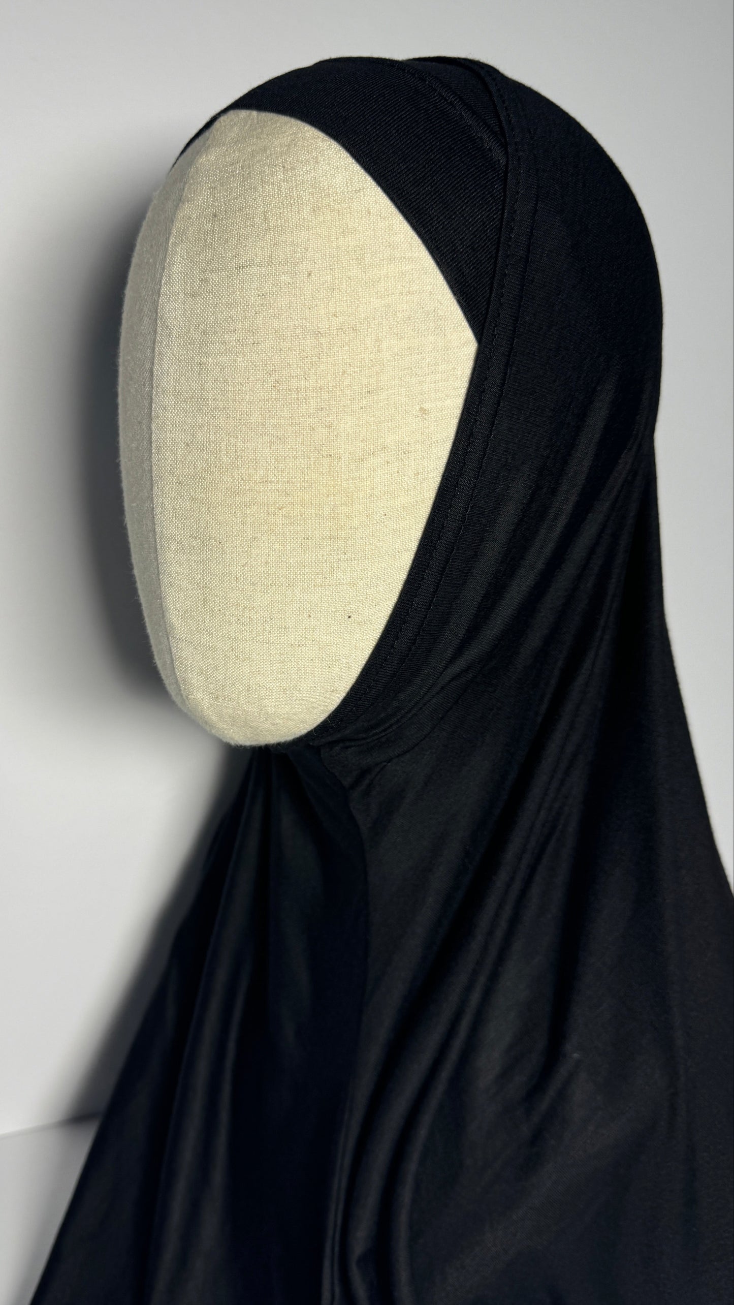 Black Effortless Ready-to-Wear Hijab
