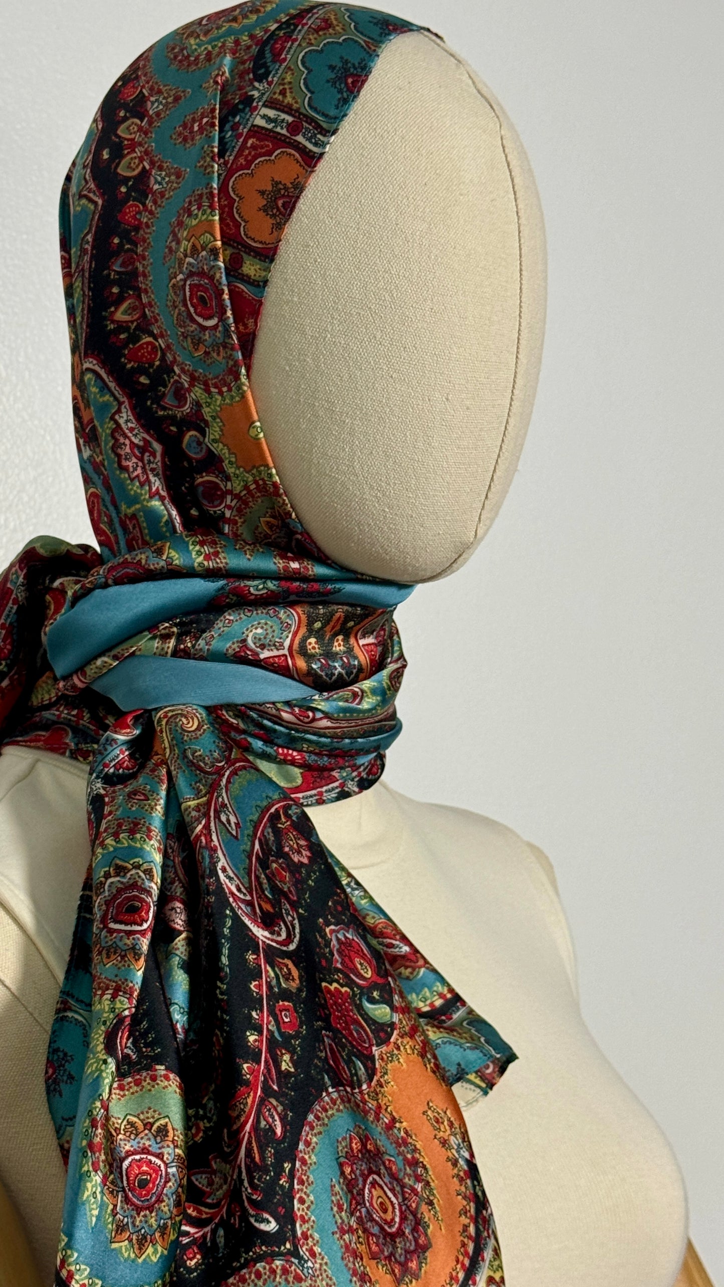 Sapphire Kashmiri Paisley Hijab Gift Set