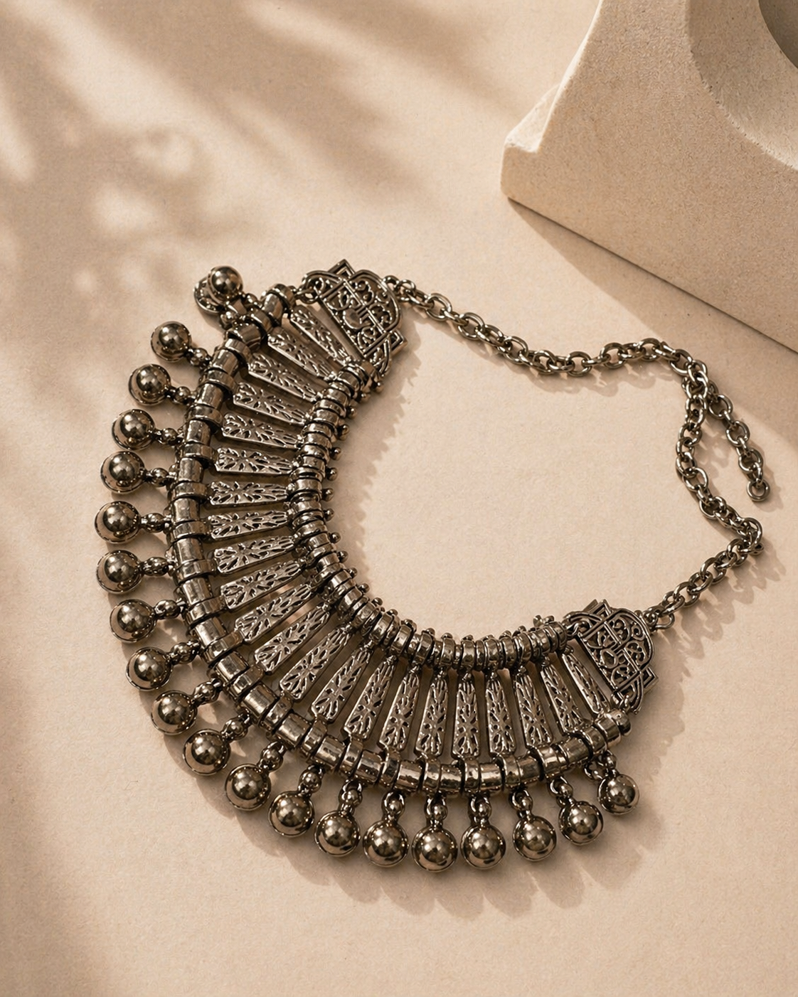 Zahara Dome Choker
