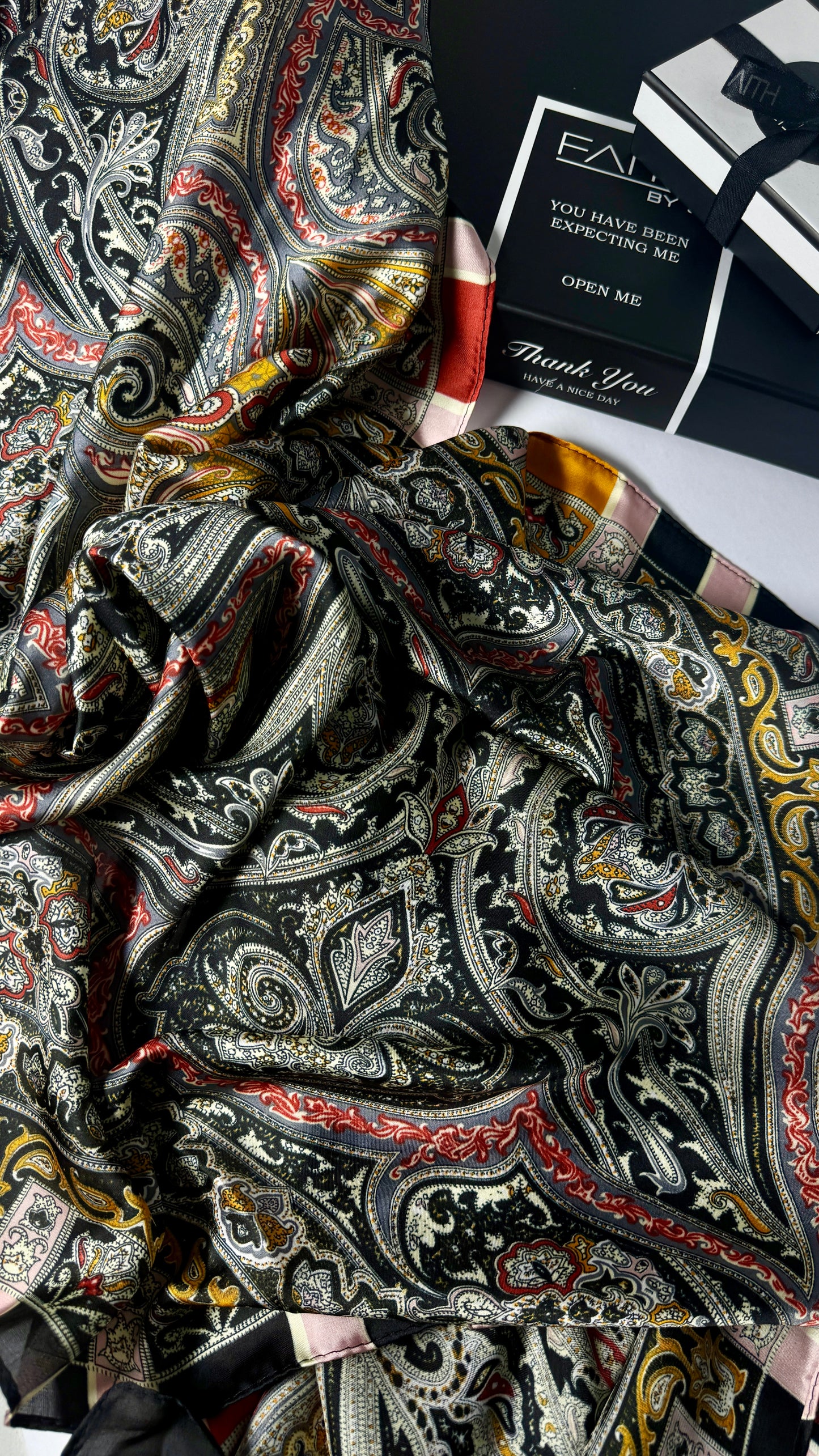 Noor Kashmiri Paisley Hijab Gift Set